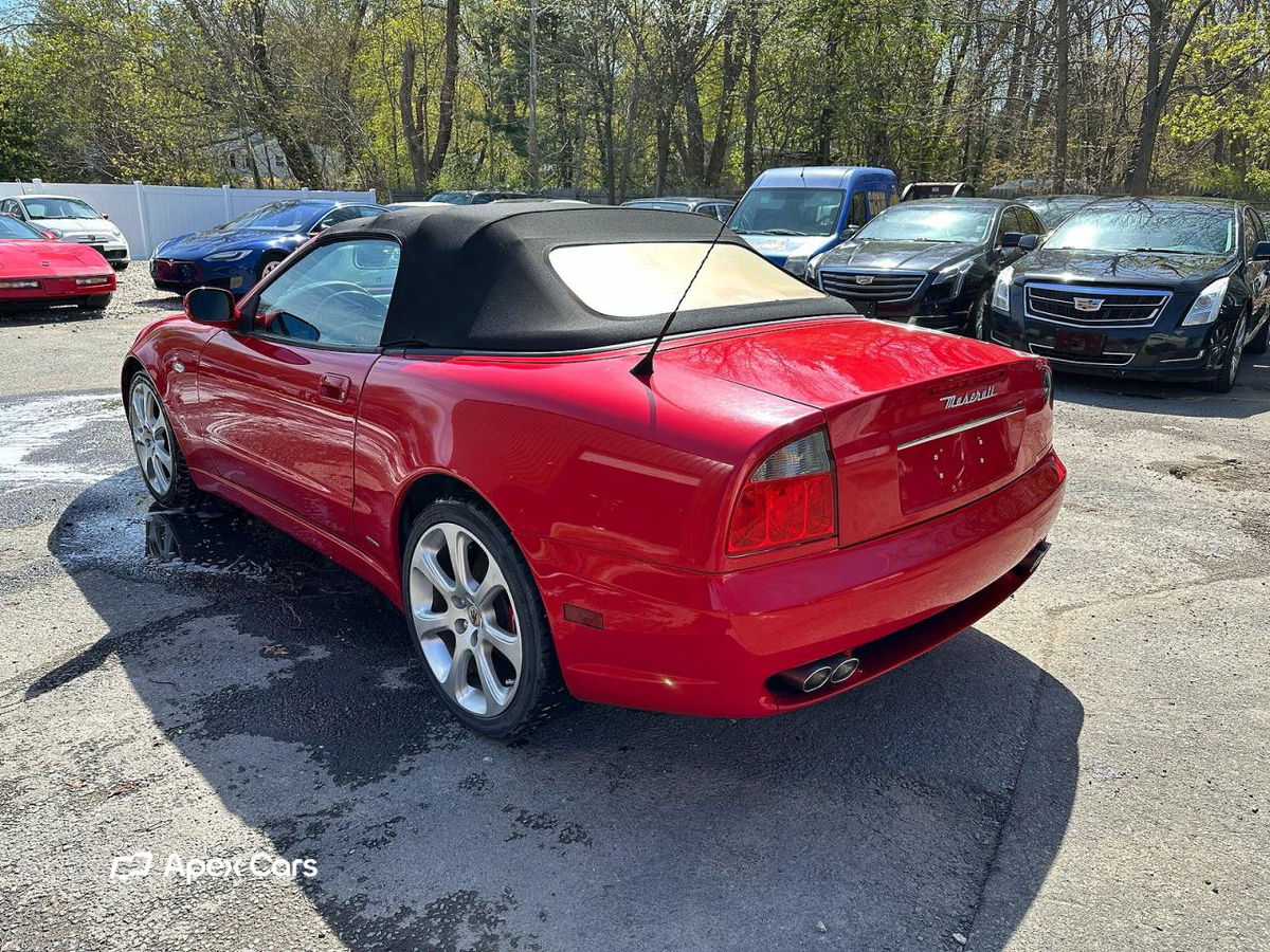 Maserati Spyder 2002