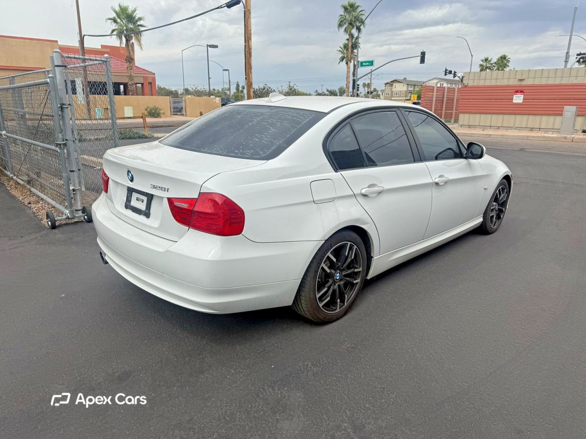 BMW Series 3 2011