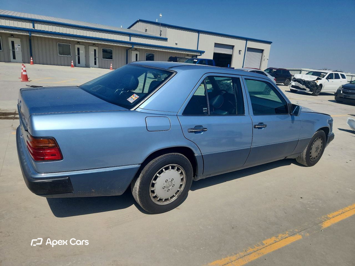 Mercedes-Benz  1993