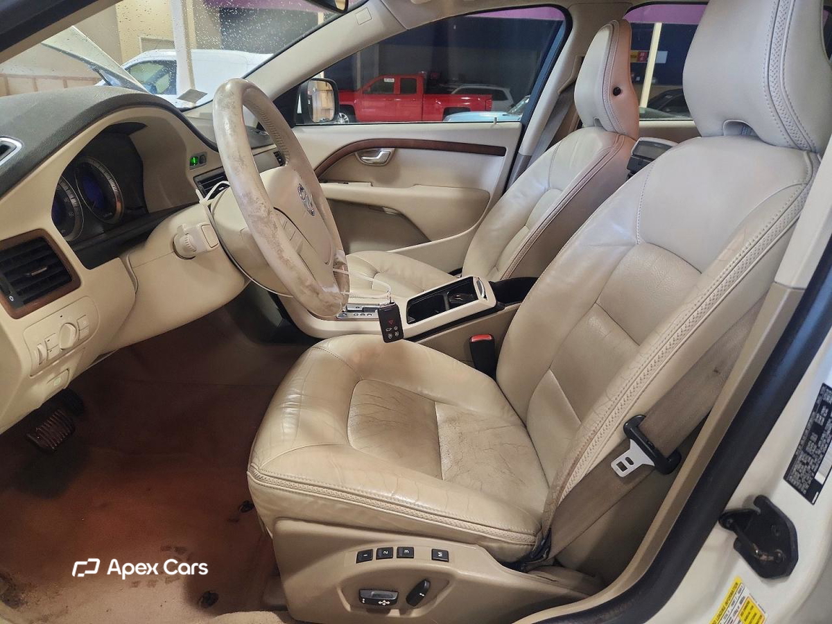 Volvo XC70 2010