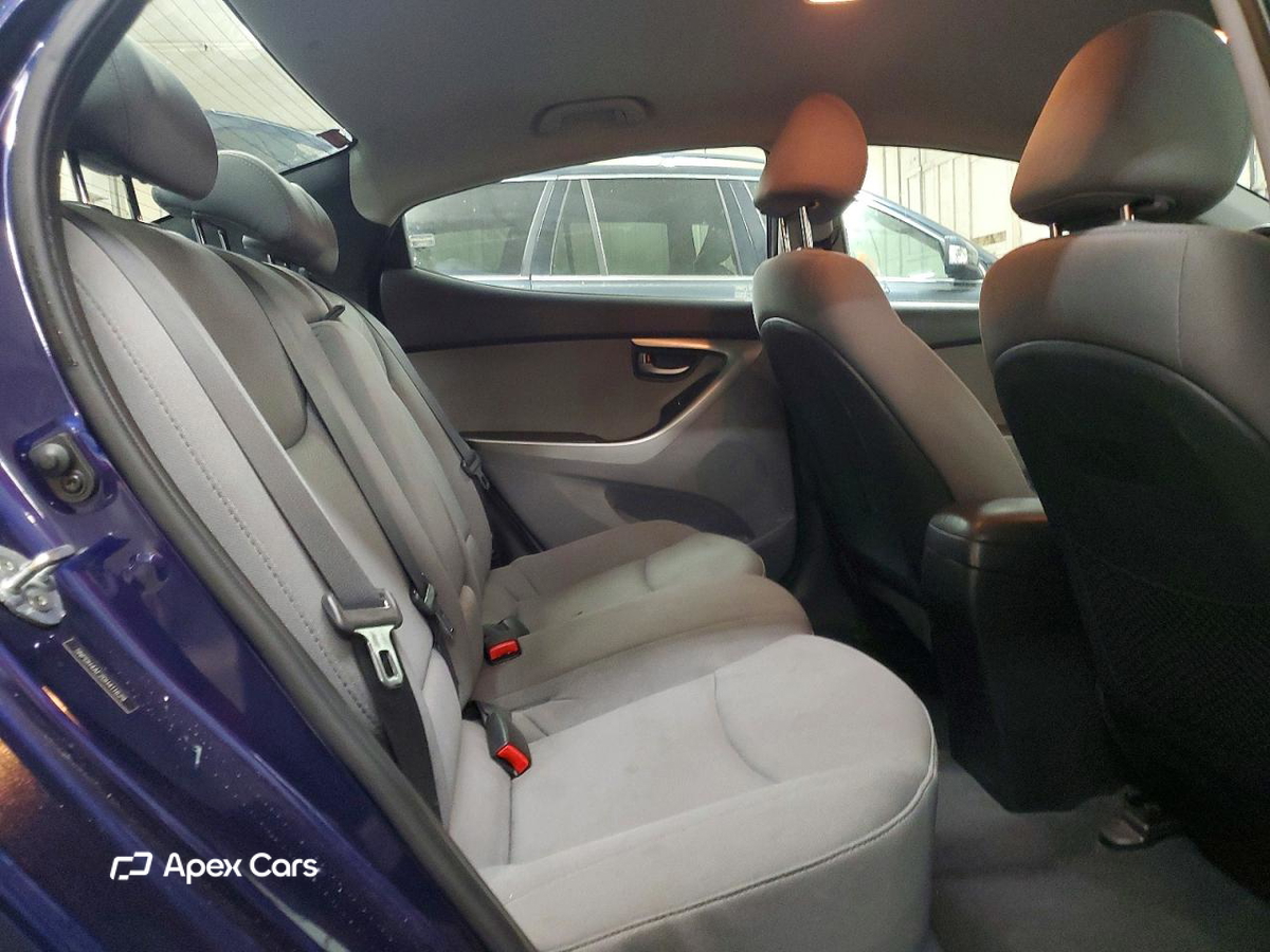 Hyundai Elantra 2013