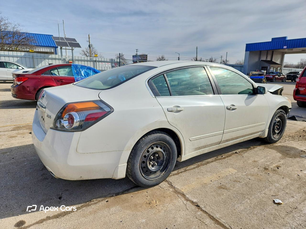Nissan Altima 2010