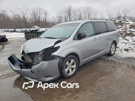 Toyota Sienna 2011 - Image 1 of 13