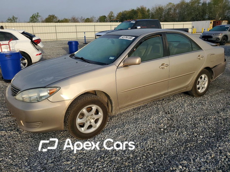 Toyota Camry 2005 - Image 1 of 13