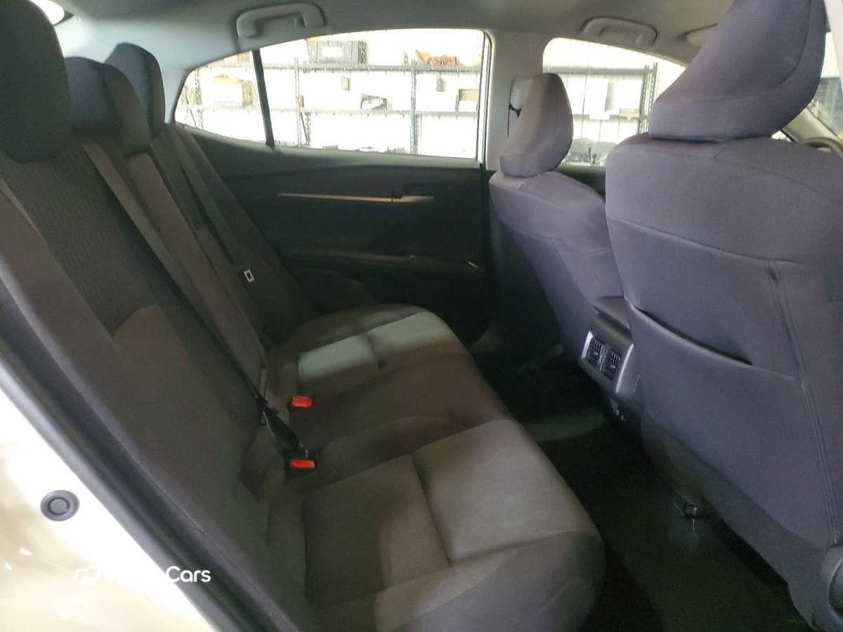 Toyota Camry 2025