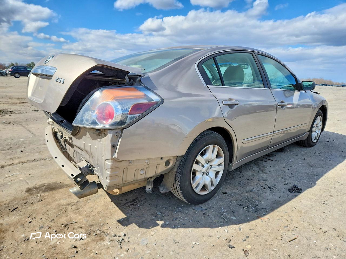 Nissan Altima 2012