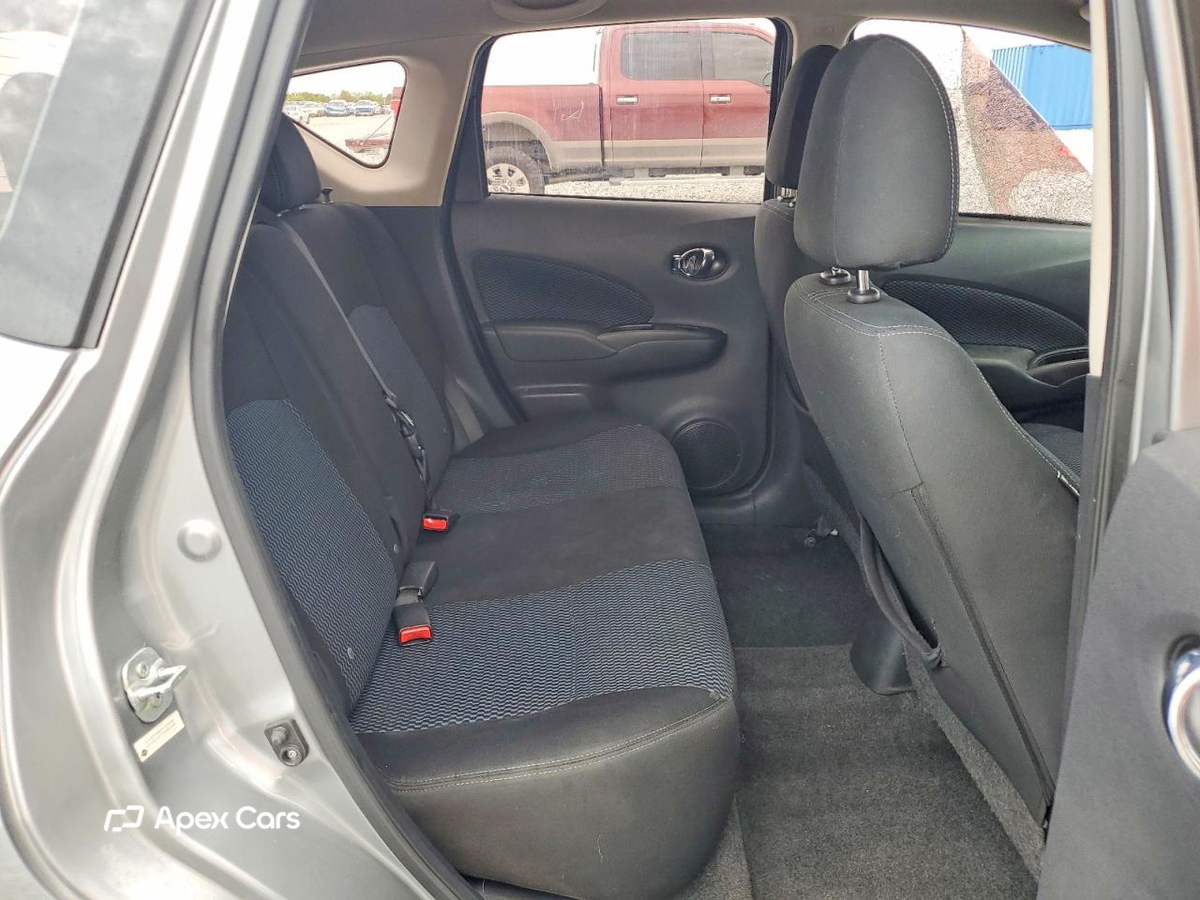 Nissan Versa 2015