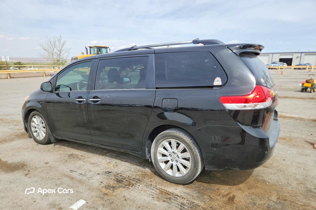 Toyota Sienna 2013