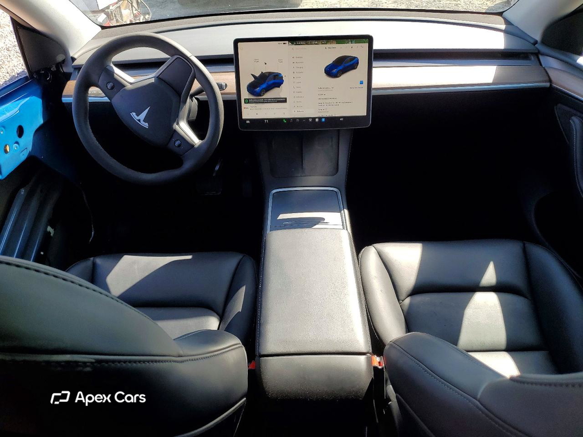 Tesla Model Y 2024