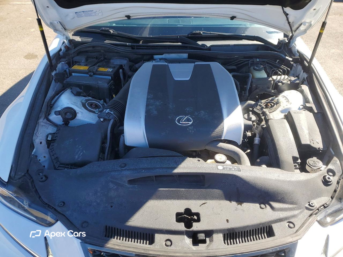 Lexus IS 2019