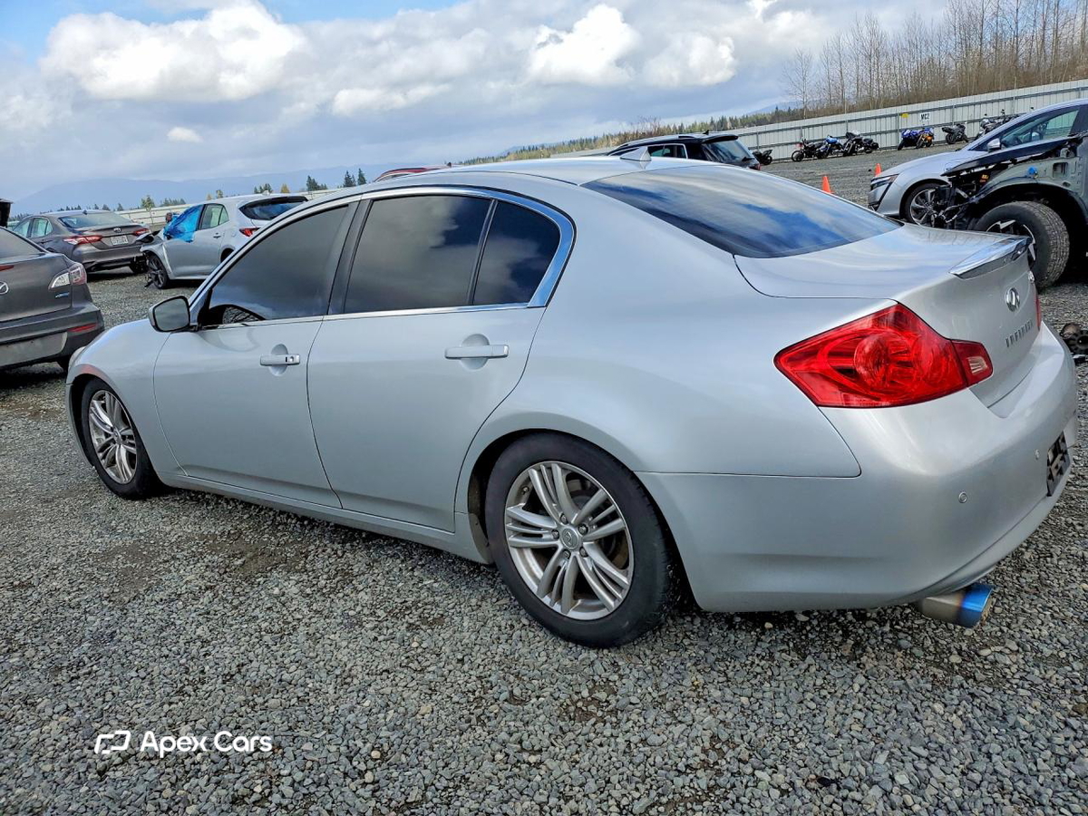 Infiniti G 2011