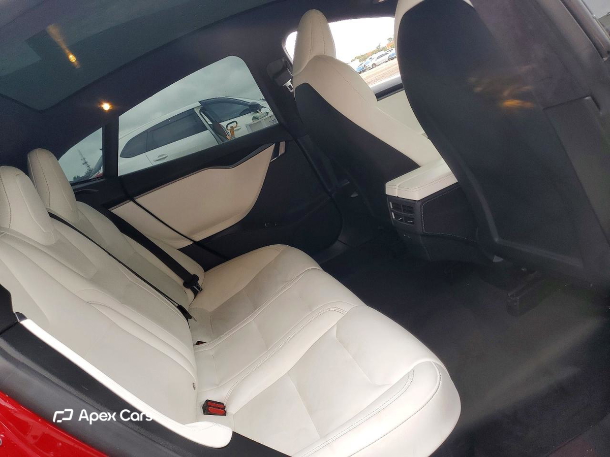 Tesla Model S 2020
