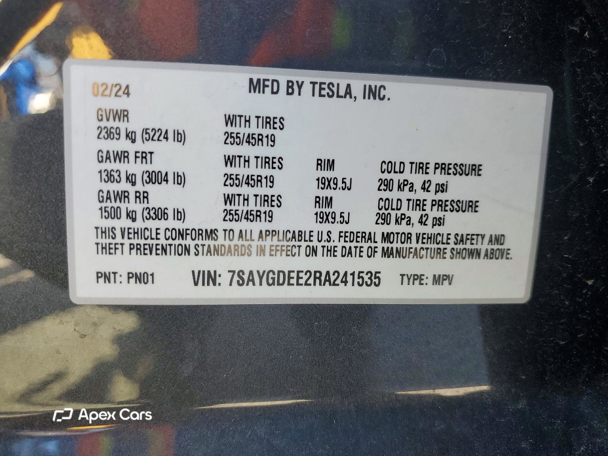 Tesla Model Y 2024