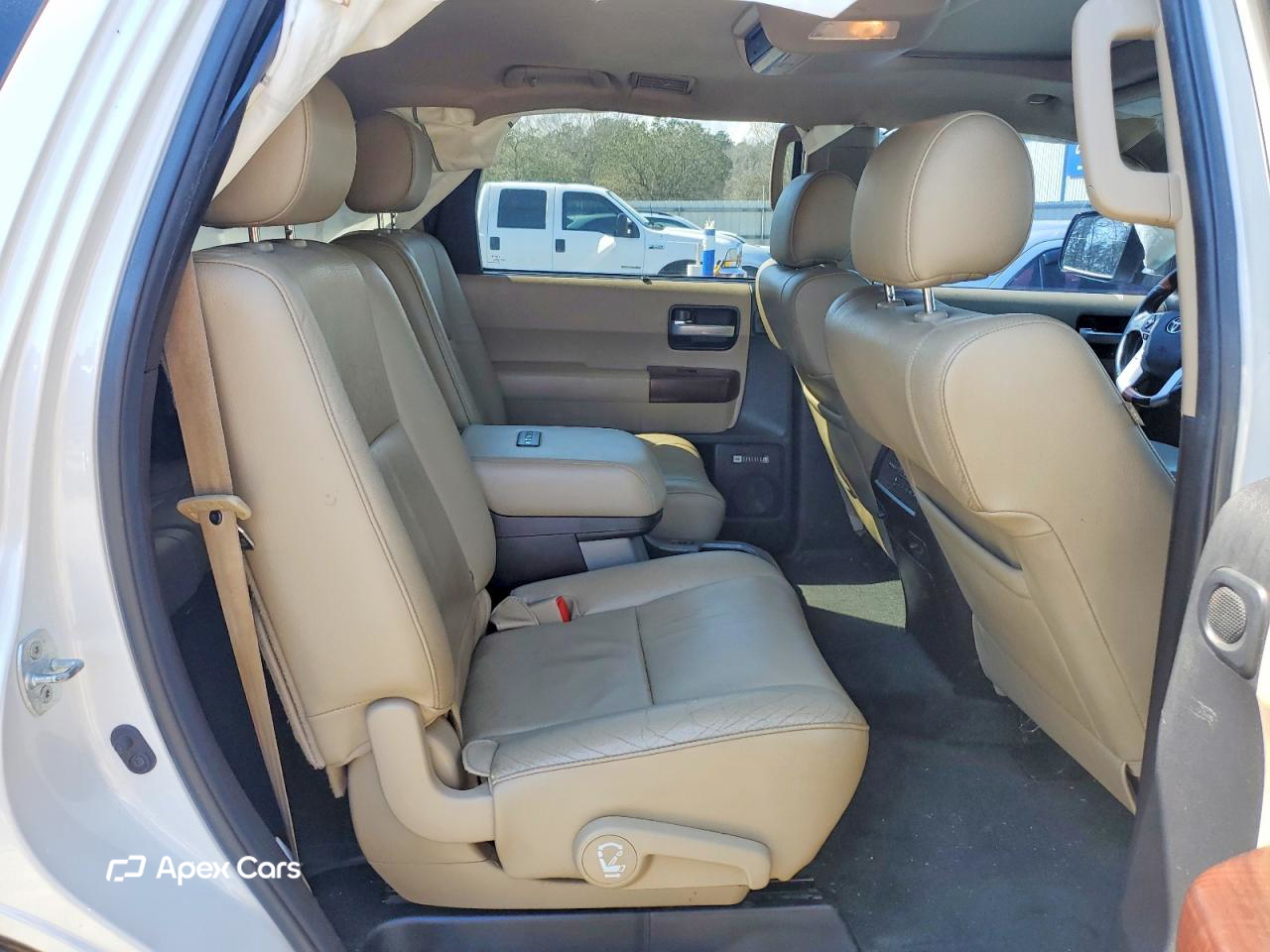 Toyota Sequoia 2016