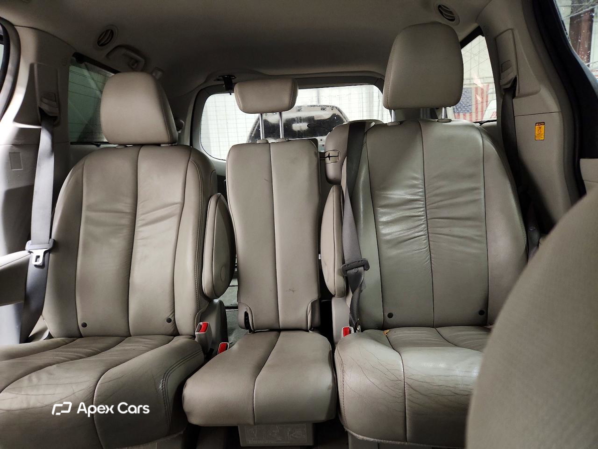 Toyota Sienna 2012