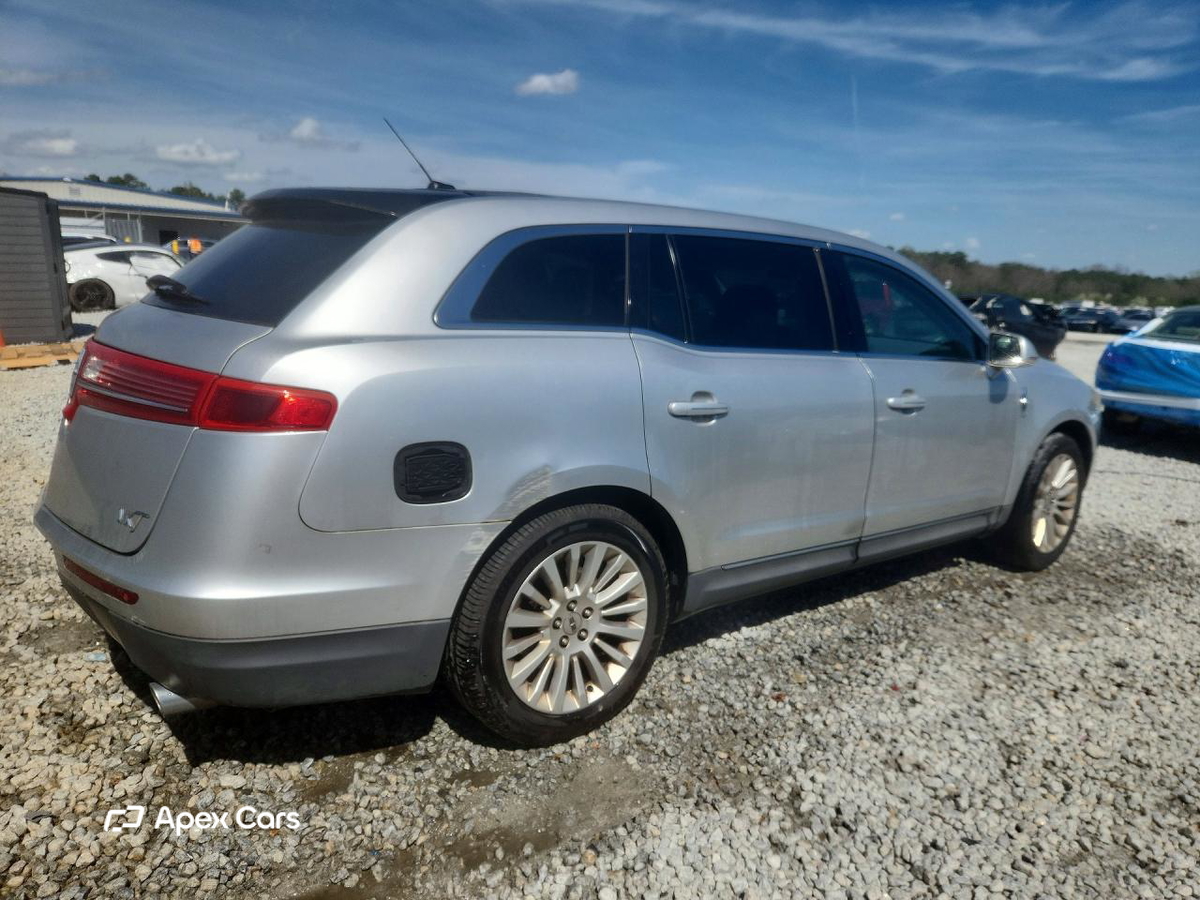 Lincoln MKT 2010
