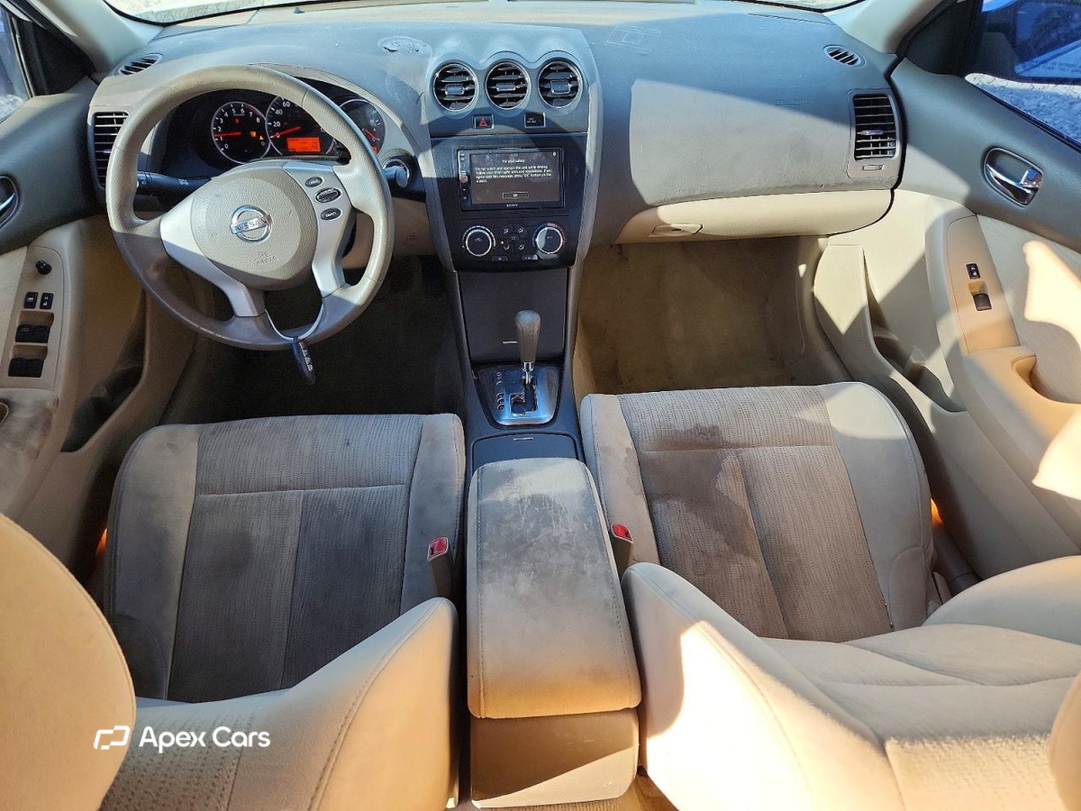 Nissan Altima 2012