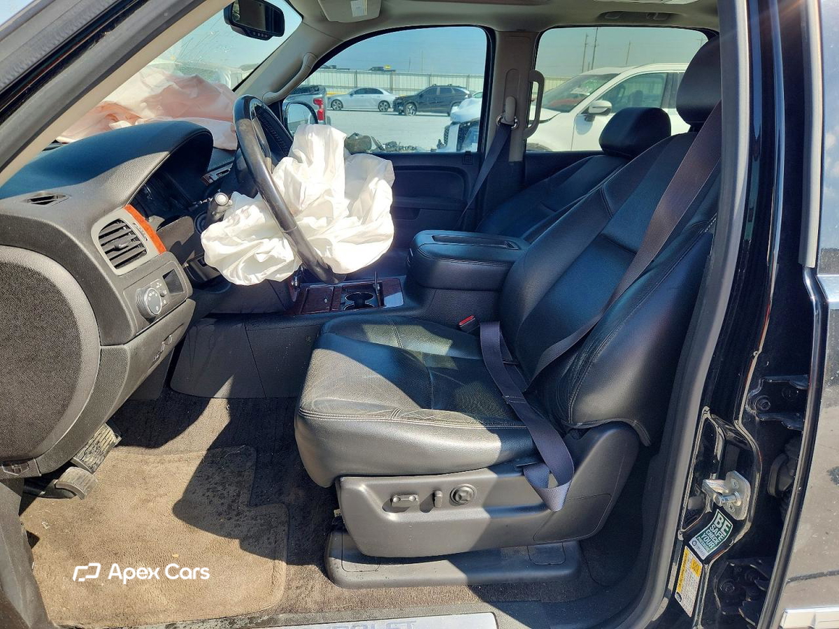 Chevrolet Suburban 2013