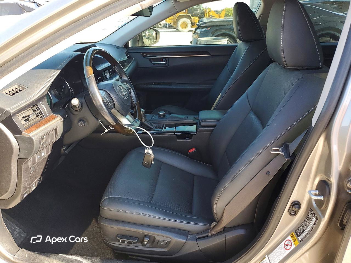 Lexus ES 2016