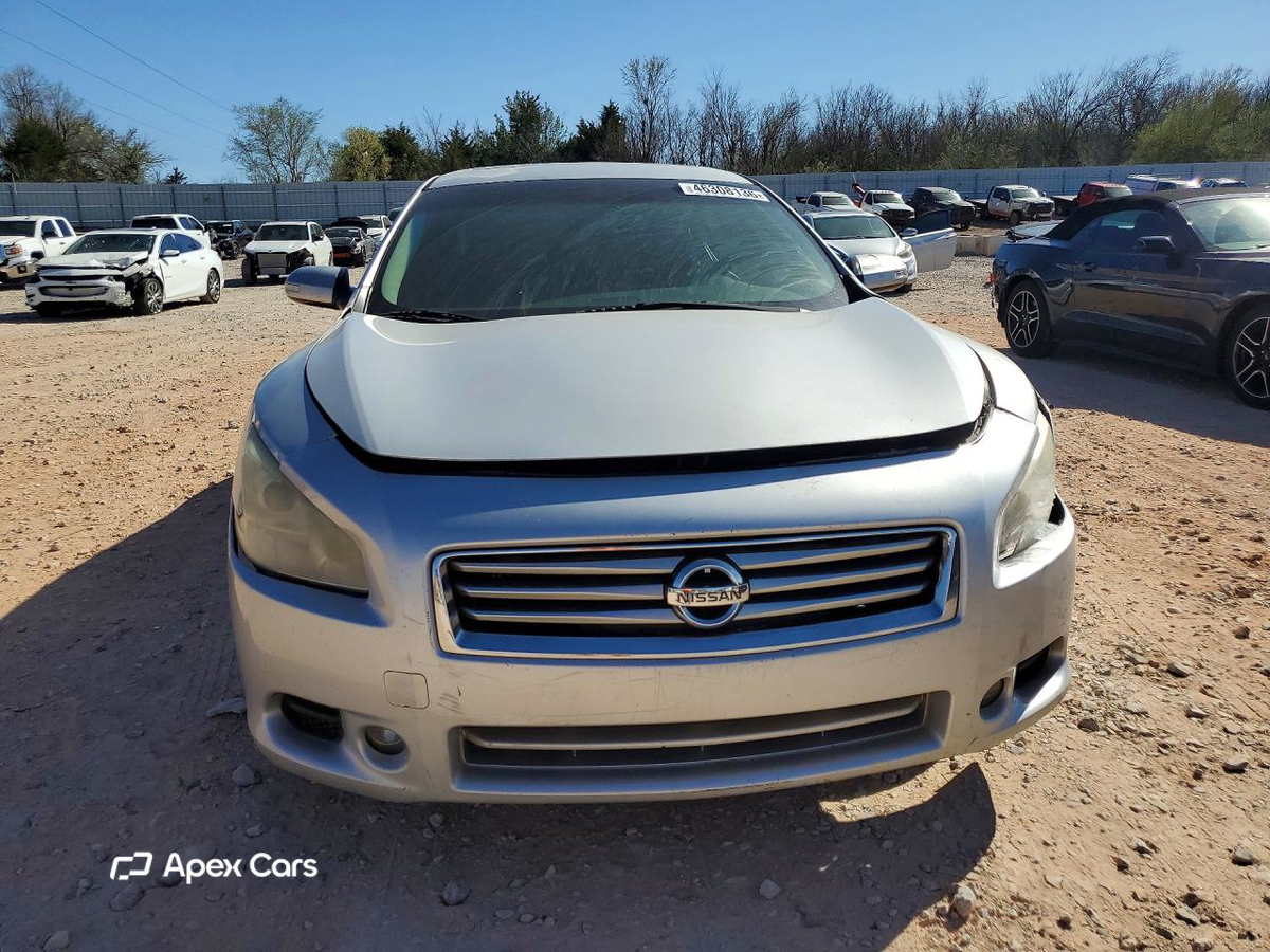 Nissan Maxima 2010