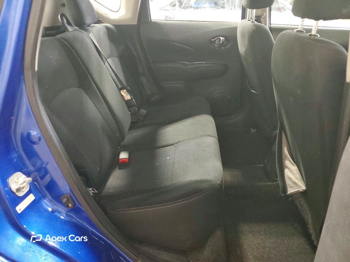 Nissan Versa 2015