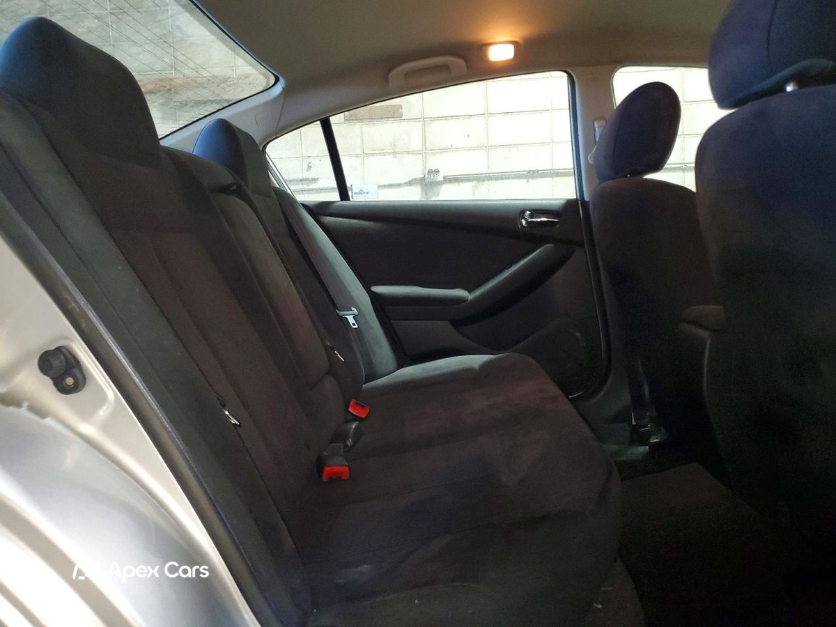 Nissan Altima 2012