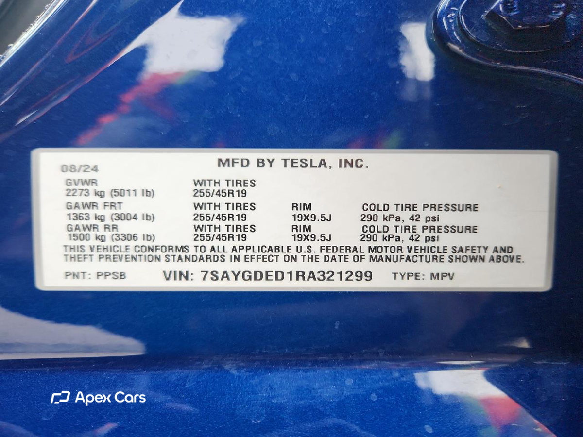 Tesla Model Y 2024