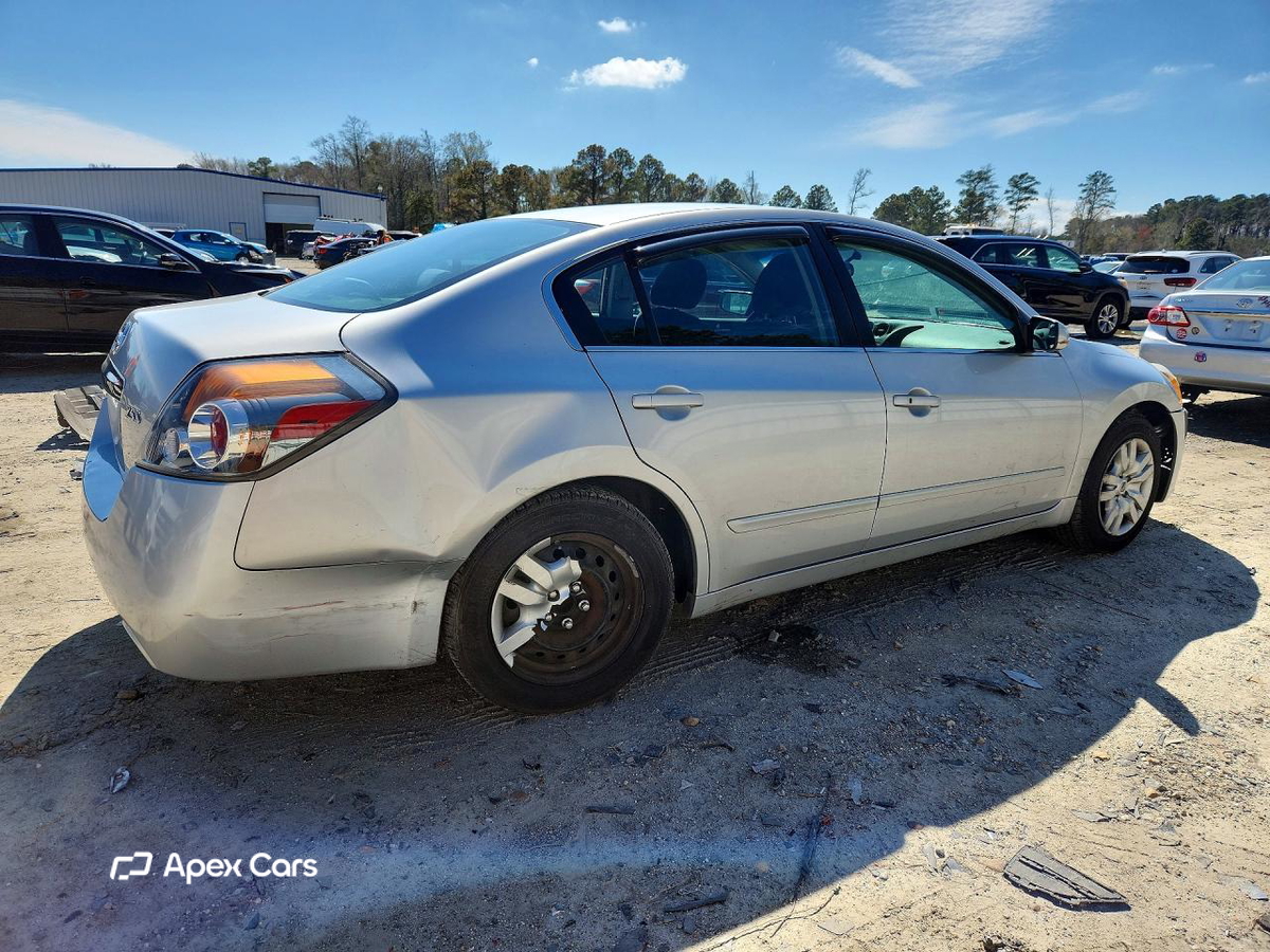 Nissan Altima 2012