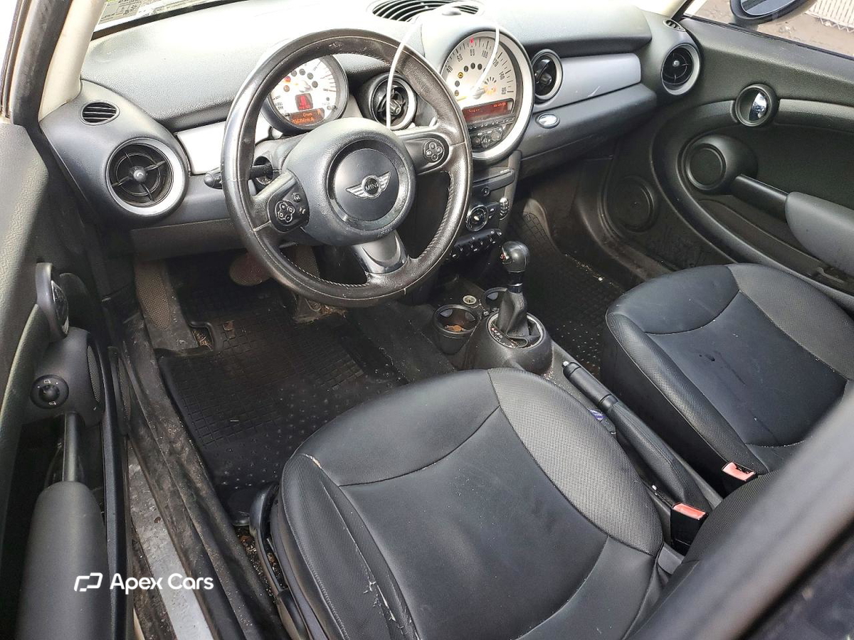 MINI Cooper 2011