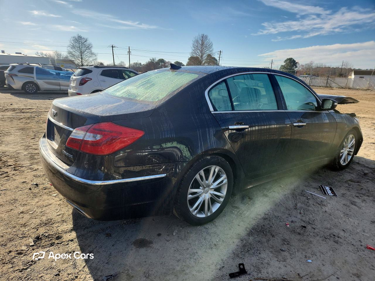 Hyundai Genesis 2013