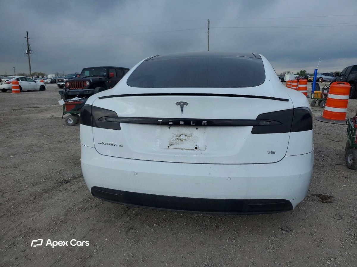 Tesla Model S 2016