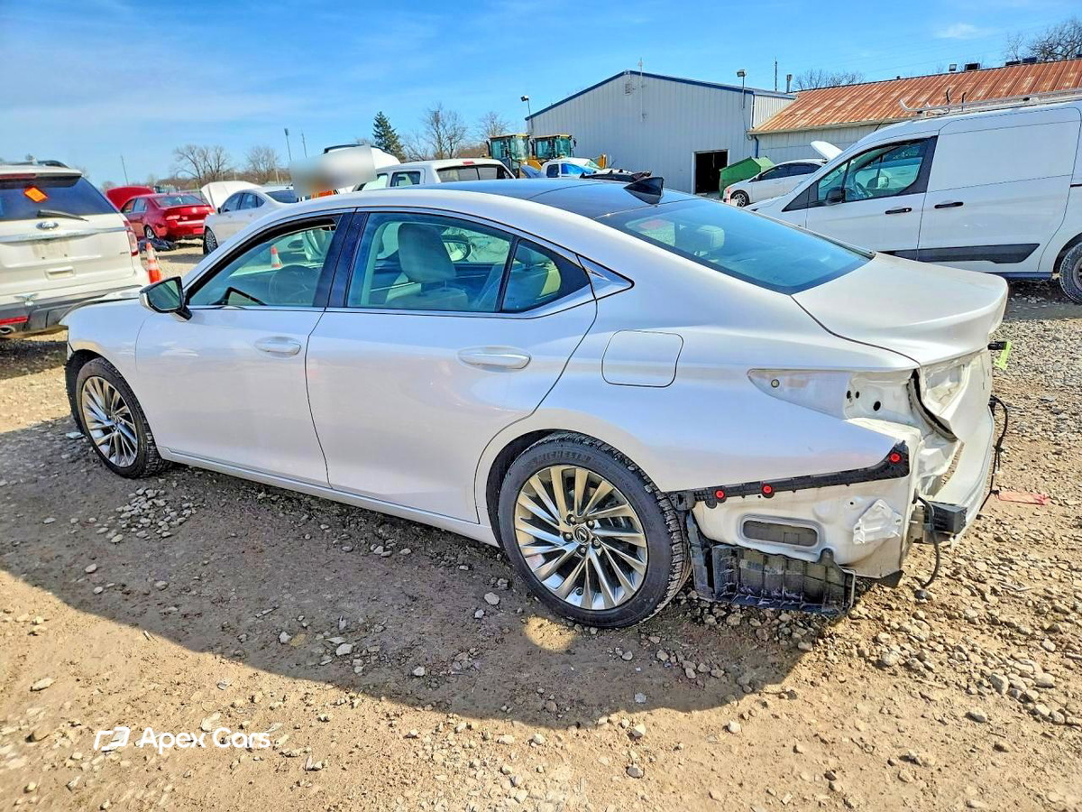 Lexus ES 2019