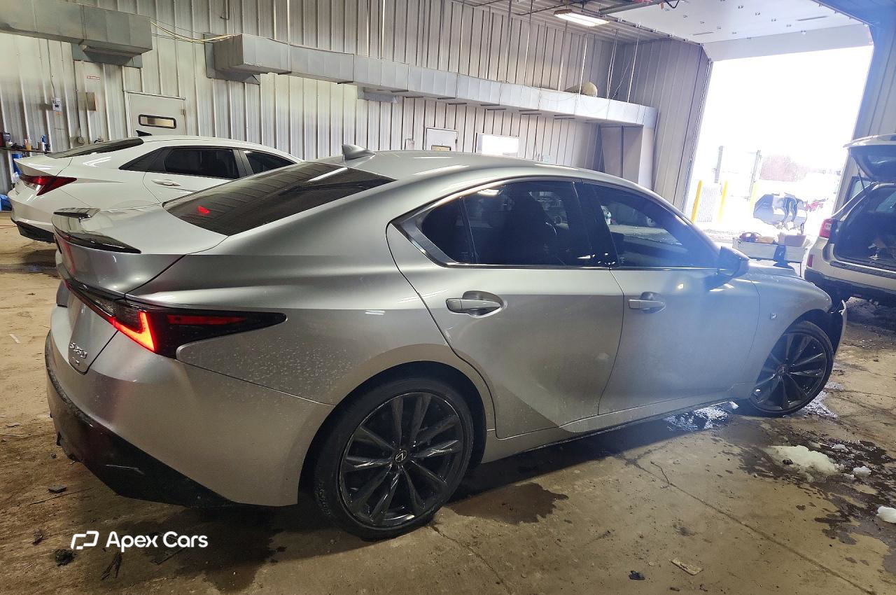 Lexus IS 2022