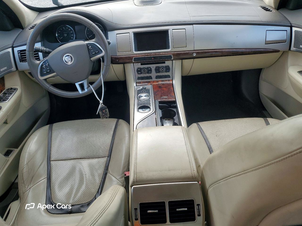 Jaguar XF 2012