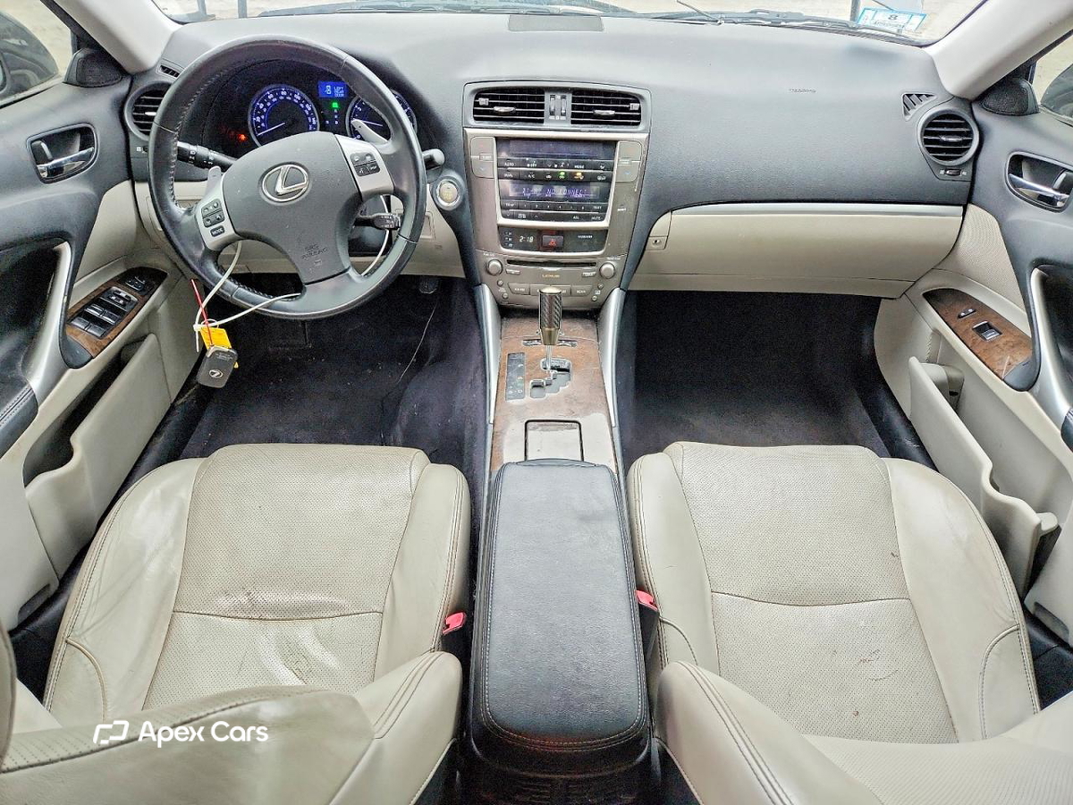 Lexus IS 2013