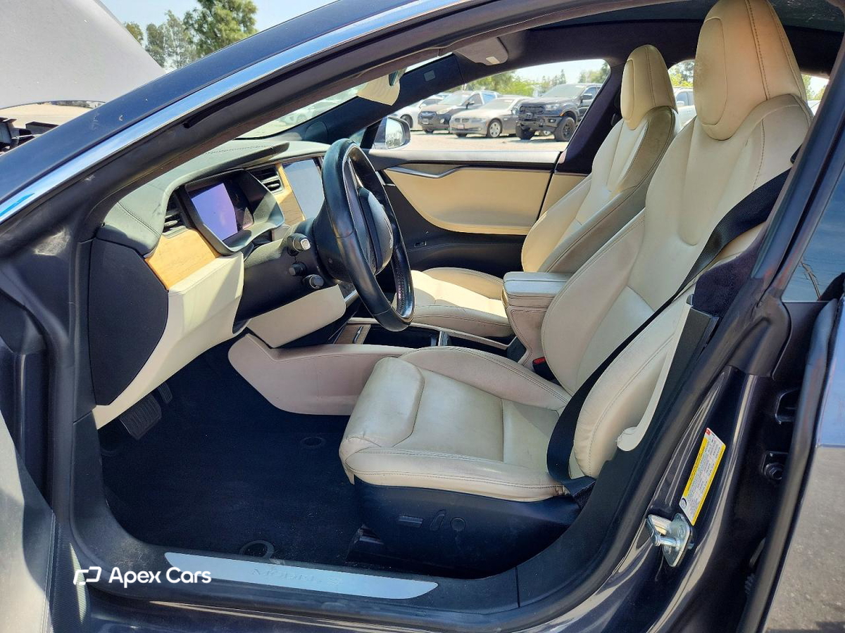 Tesla Model S 2020