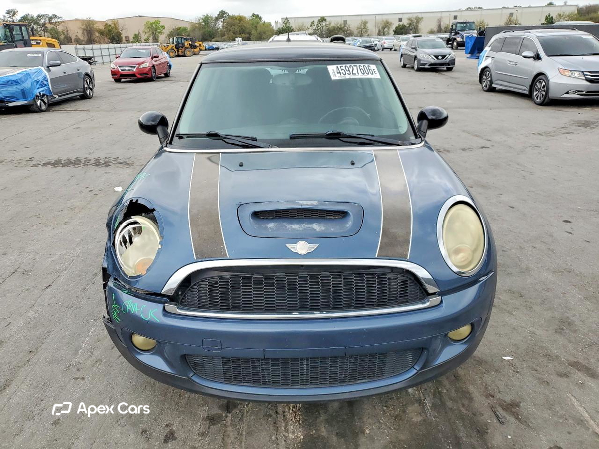 MINI Cooper 2010
