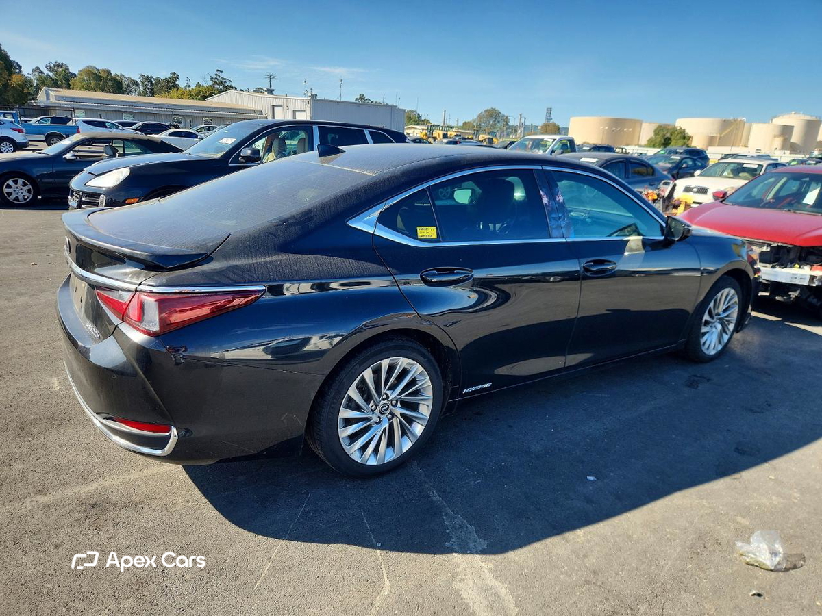 Lexus ES 2021