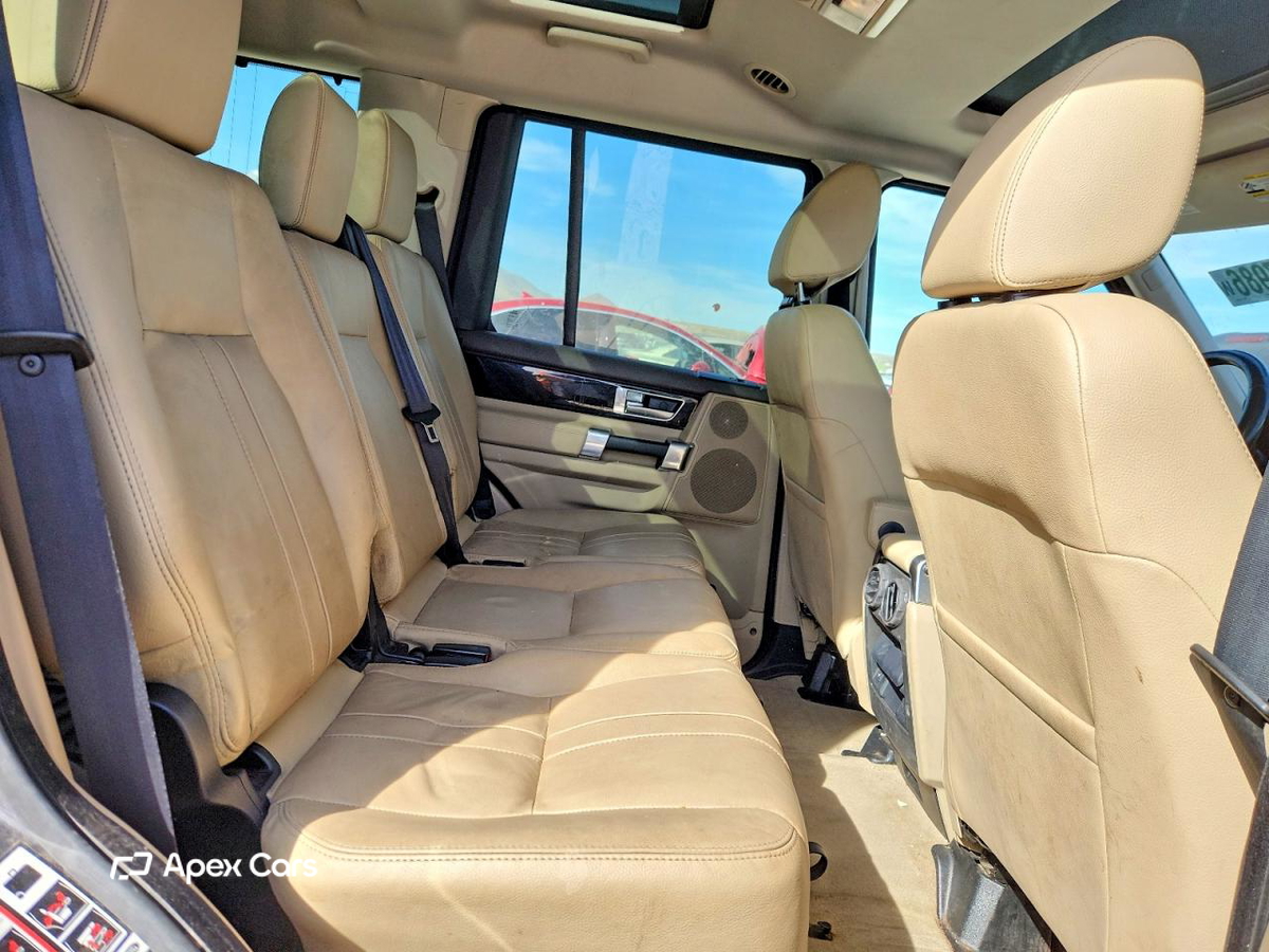 Land Rover LR4 2016