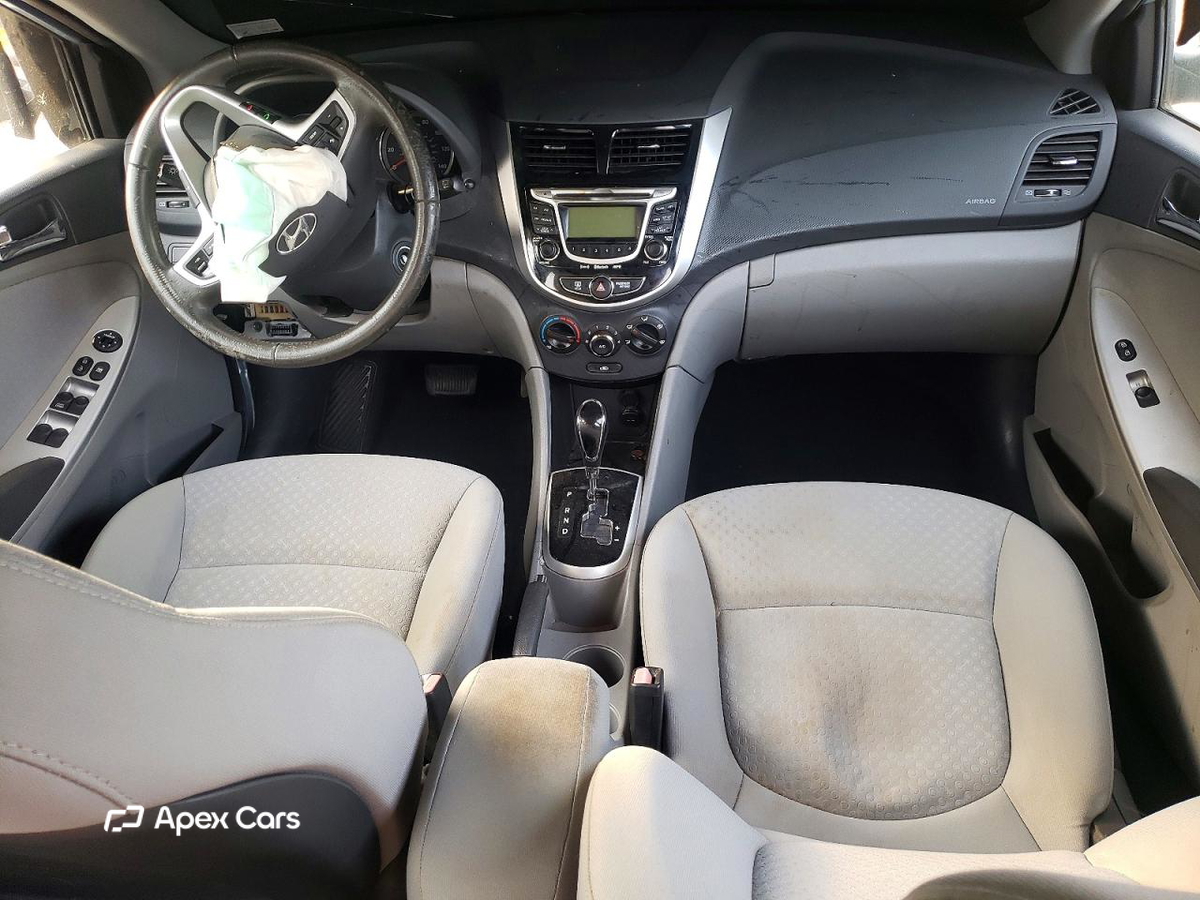 Hyundai Accent 2012