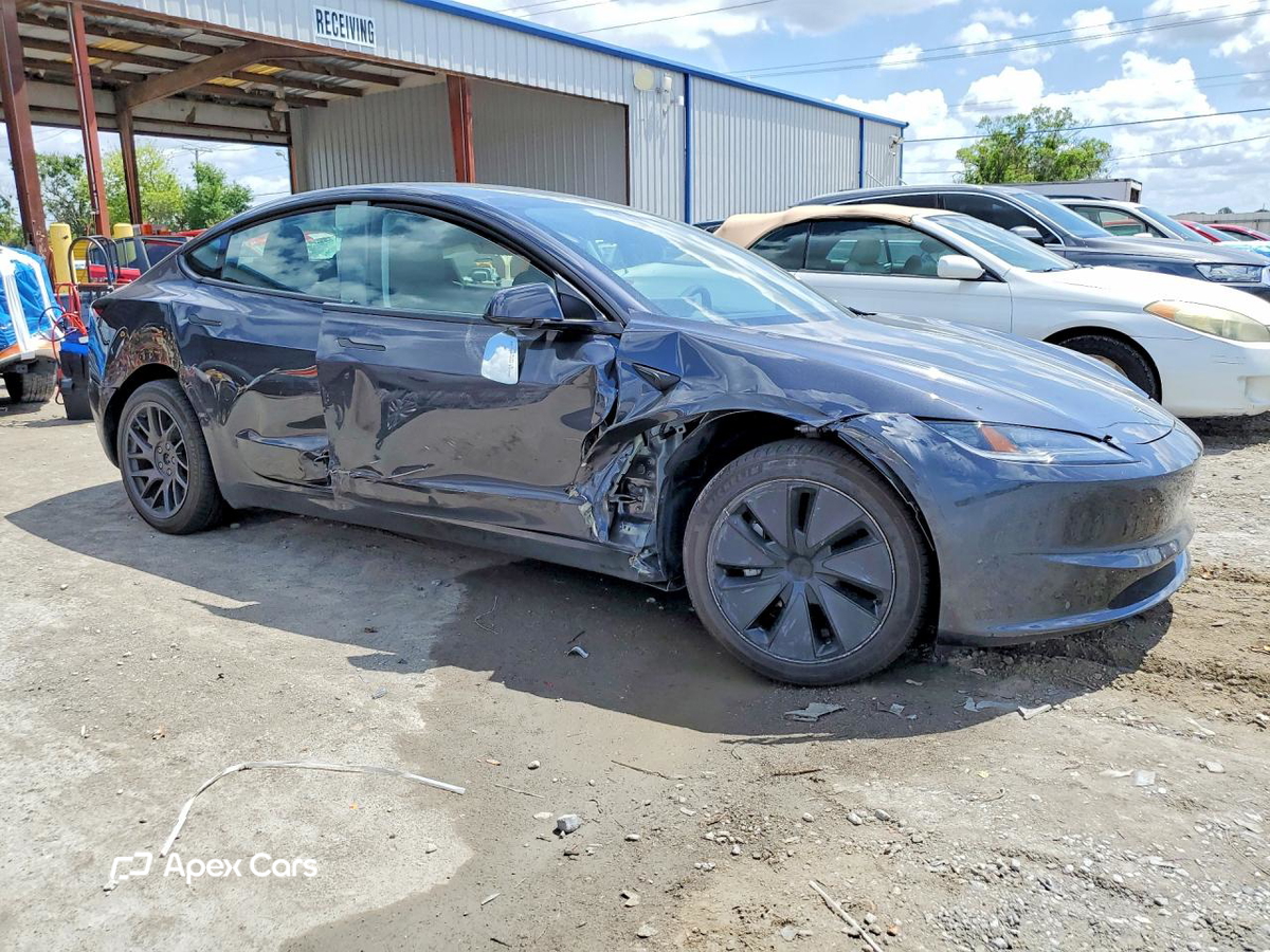Tesla Model 3 2025