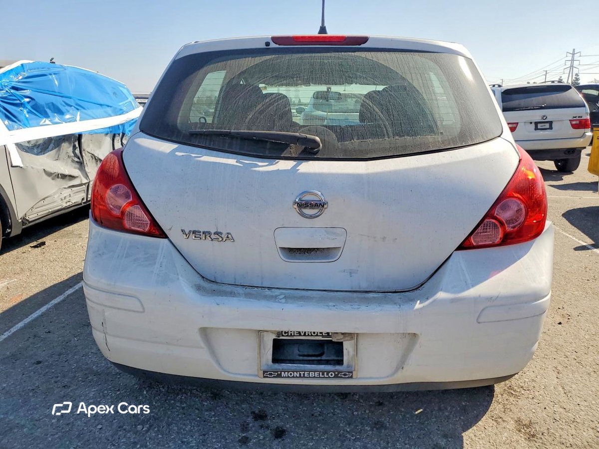 Nissan Versa 2011