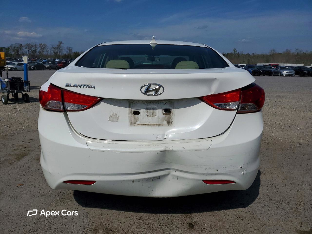 Hyundai Elantra 2013