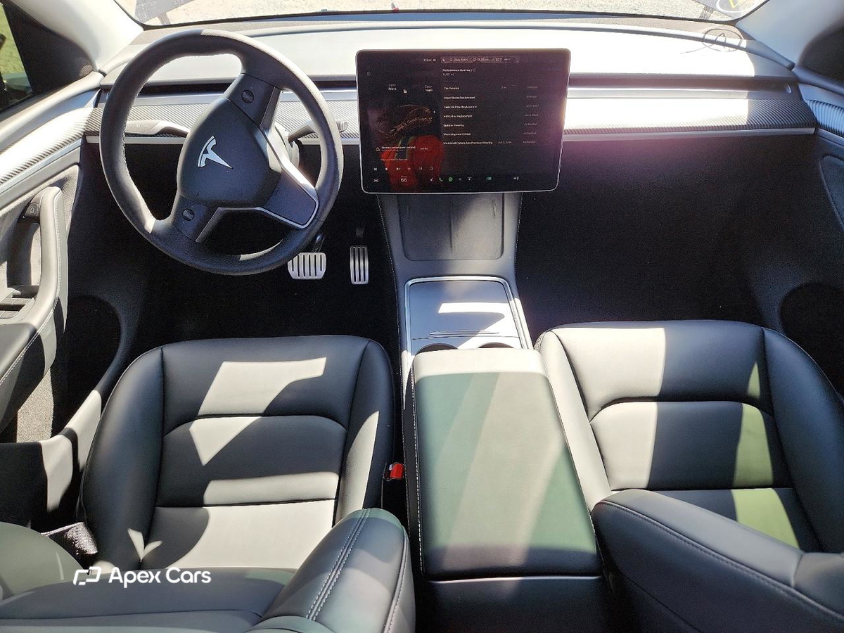 Tesla Model Y 2025