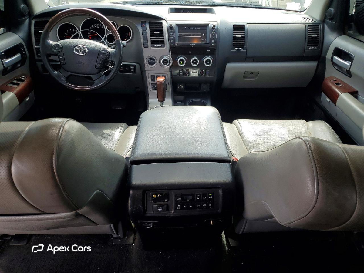 Toyota Sequoia 2013
