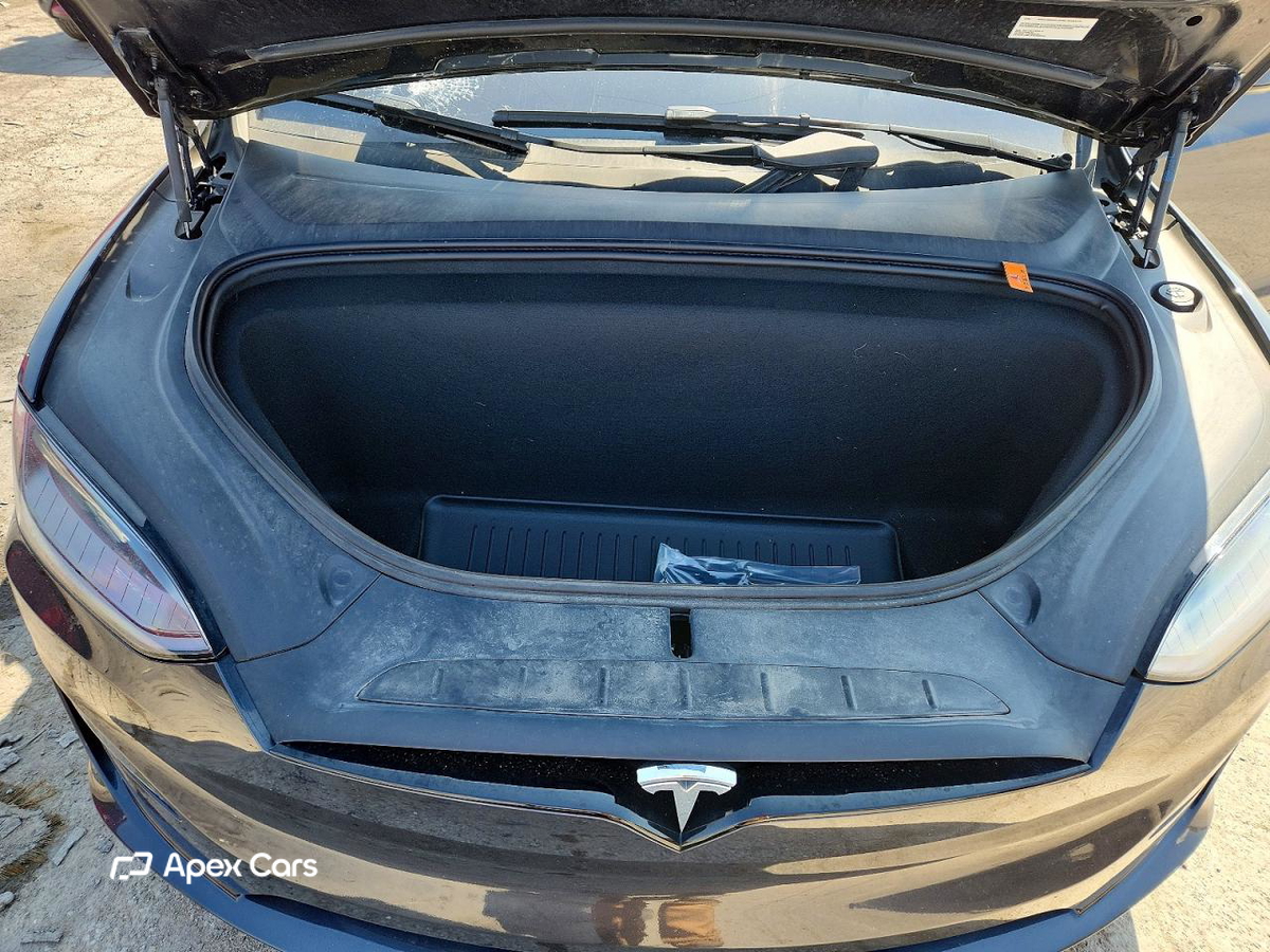 Tesla Model X 2024