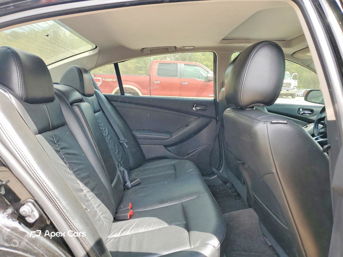 Nissan Altima 2012