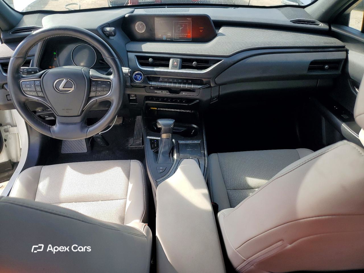 Lexus UX 2020