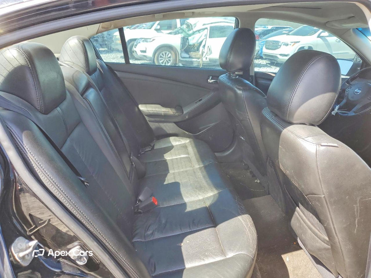 Nissan Altima 2012