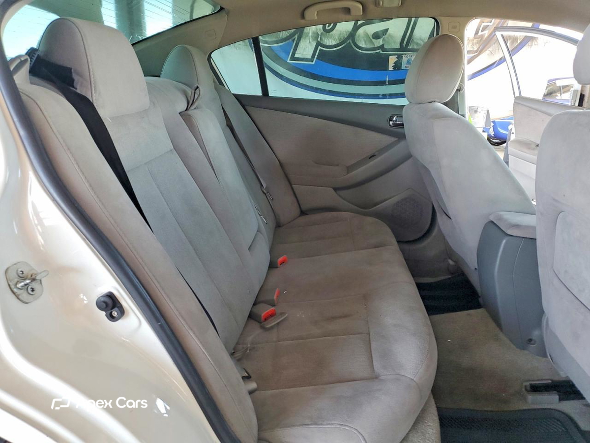Nissan Altima 2011